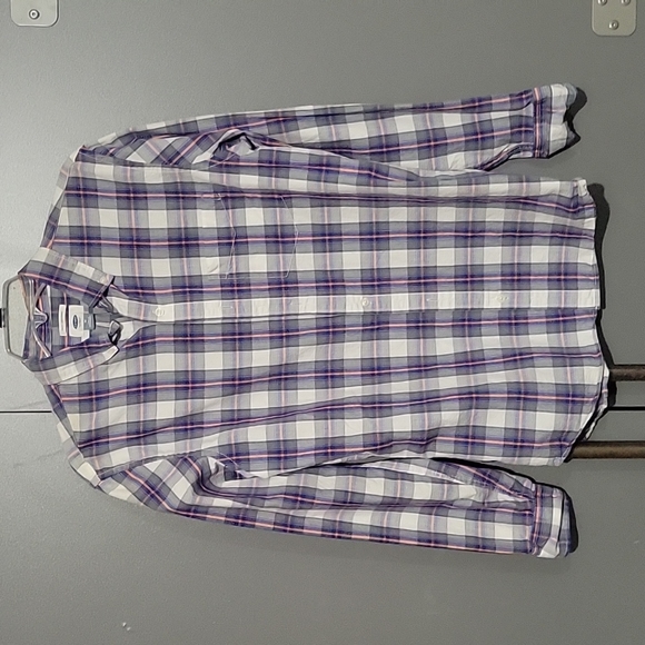 Old Navy shirt - Picture 1 of 4